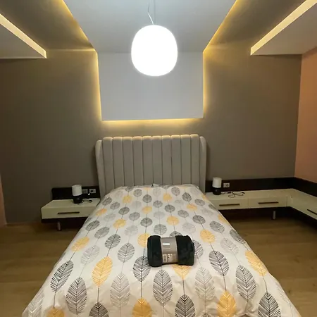 Lux شقة تيرانا