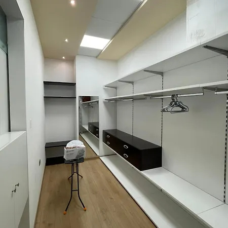 Lux アパート ティラナ